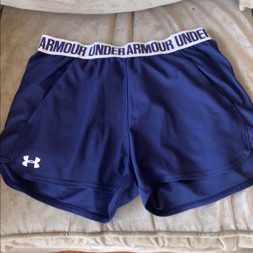 Under Armour navy blue shorts with pockets, size small